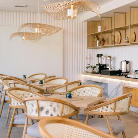 Hotel Teuta Улцинь Экстерьер фото